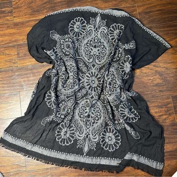 American Eagle Aztec Open Cardigan Shawl - Picture 3 of 4